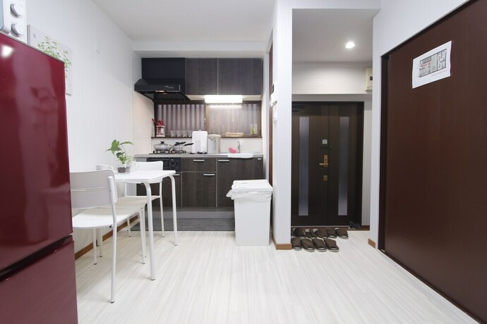 Imagen de los interiores del Ko's Apartment, Tatsumi West Station. Foto 29