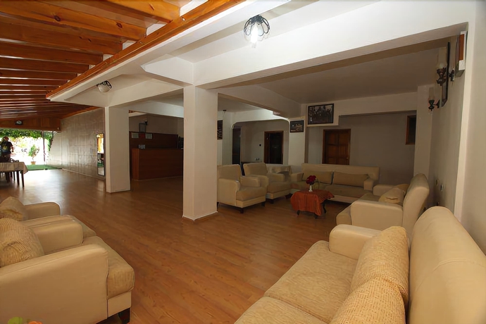 Imagen del bar/restaurante del Koz Eren Otel. Foto 2