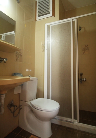 Imagen de la habitación del Koz Eren Otel. Foto 17