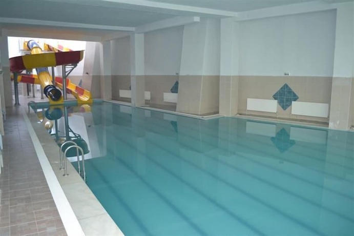 Imagen de la piscina del Kozakli Grand Termal Hotel. Foto 16