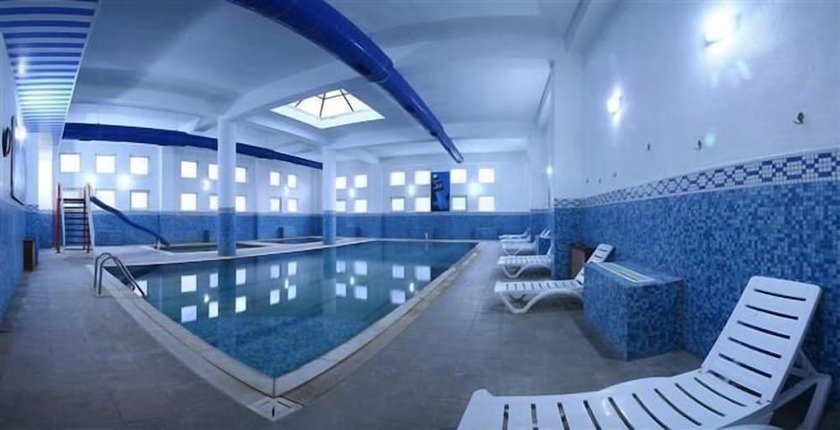 Imagen de la piscina del Kozakli Grand Termal Hotel. Foto 17