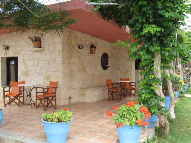 Imagen de los exteriores del Kri Kri Village By Estia. Foto 7