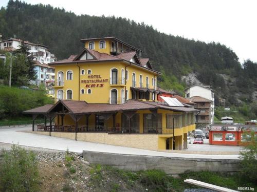 Imagen general del Kris Hotel & Restaurant. Foto 8