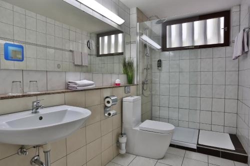 Imagen de la habitación del Kronen Hotel. Foto 8