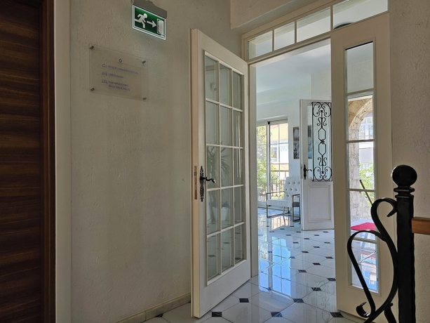 Imagen de los interiores del Kugu Urla. Foto 14