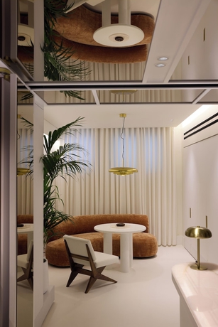 Imagen de los interiores del Kuka Luxury Living Athens. Foto 13