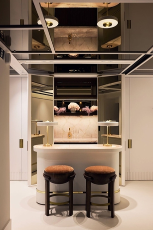 Imagen de los interiores del Kuka Luxury Living Athens. Foto 15
