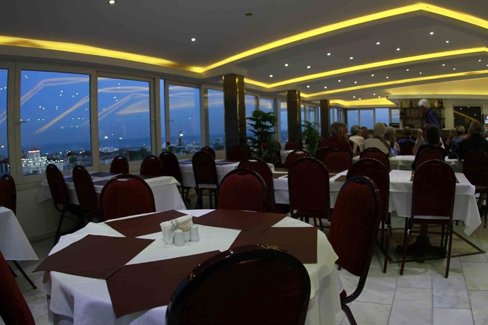 Imagen del bar/restaurante del Kuran Hotel International. Foto 4