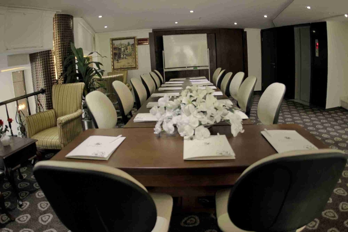 Imagen de los interiores del Kuran Hotel International. Foto 11