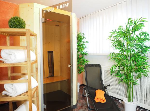 Imagen de la piscina del Kurhotel Panland. Foto 17