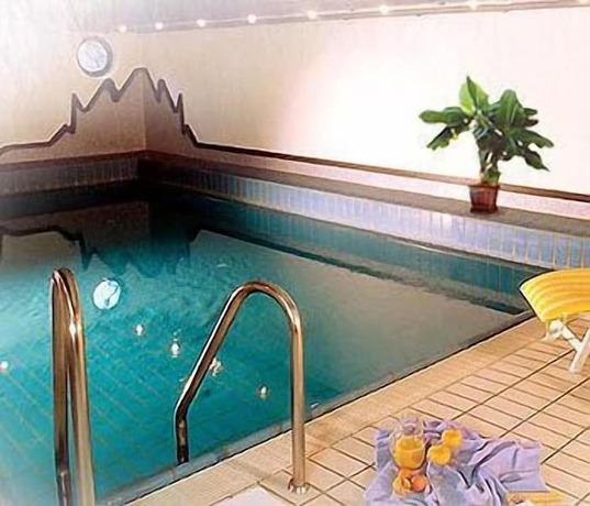 Imagen de la piscina del Kurhotel Rupertus, Bayerisch Gmain. Foto 16