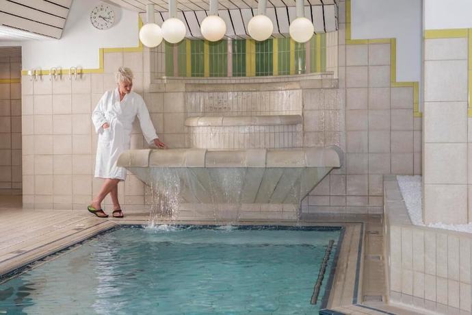 Imagen de la piscina del Kurhotel Unter den Linden. Foto 16