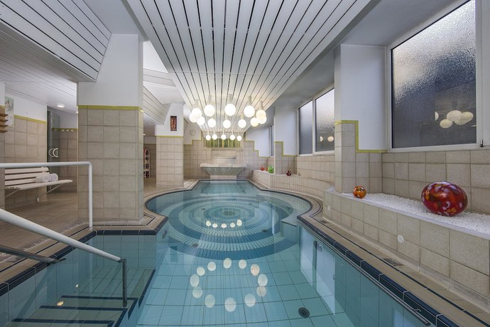 Imagen de la piscina del Kurhotel Unter den Linden. Foto 18