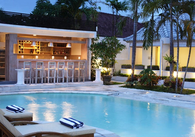Imagen de la piscina del Kutaville Bali. Foto 6
