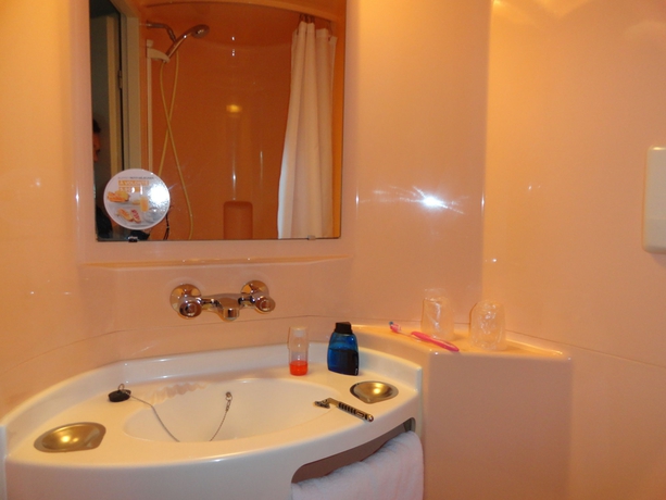 Imagen de la habitación del Kyriad Direct Annemasse - Genève. Foto 9