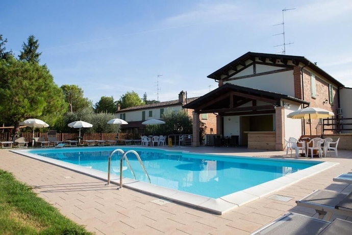 Imagen de la piscina del LA SABBIONA. Foto 13