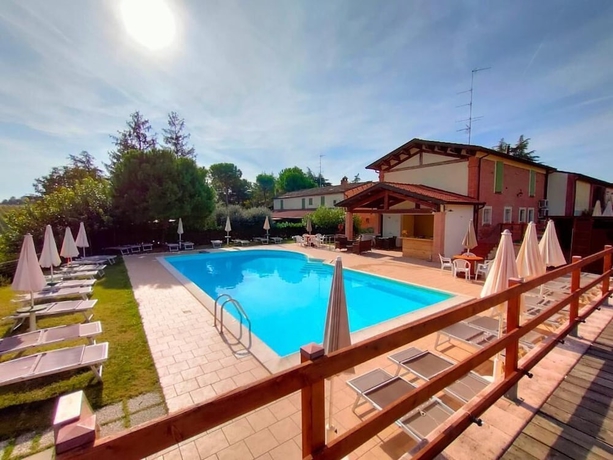 Imagen de la piscina del LA SABBIONA. Foto 15