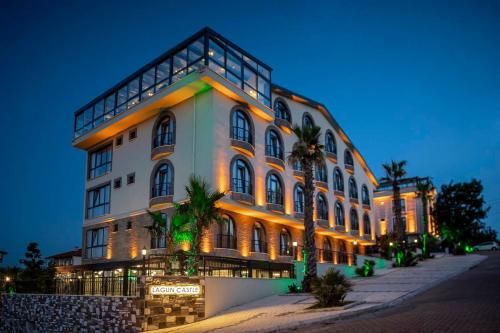 Imagen general del LAGUN CASTLE HOTEL&SPA. Foto 2