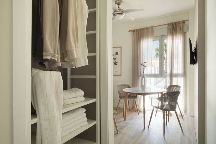 Imagen de la habitación del LAN Suites. Foto 13