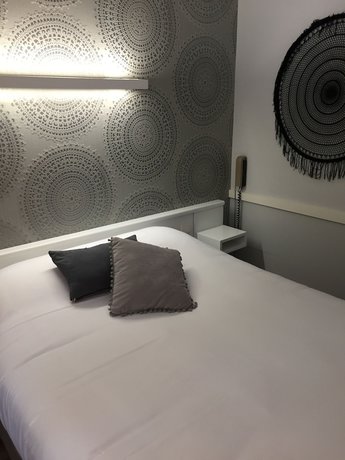 Imagen de la habitación del L\'Acanthe Hôtel. Foto 10