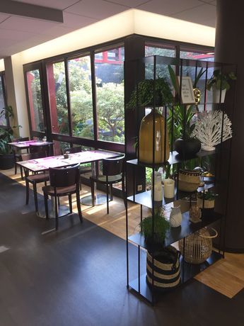 Imagen del bar/restaurante del L\'Acanthe Hôtel. Foto 5