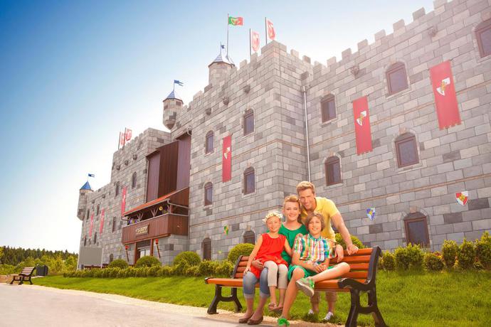Imagen de los exteriores del LEGOLAND Feriendorf. Foto 17