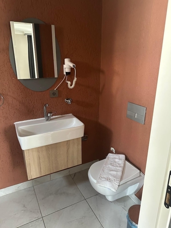 Imagen de la habitación del LEON OTEL. Foto 9