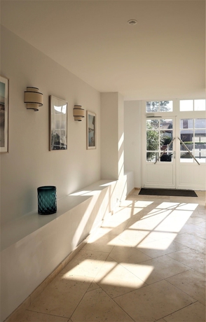 Imagen de los interiores del LES SUITES DU PORT by Le Saint Ferdinand. Foto 13