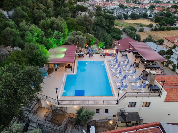 Imagen de la piscina del LESLION HOTEL TURUNC. Foto 20