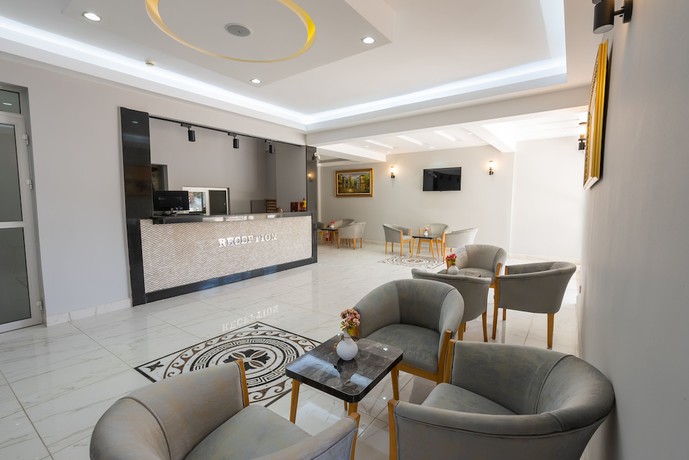 Imagen de los interiores del LESLION HOTEL TURUNC. Foto 18