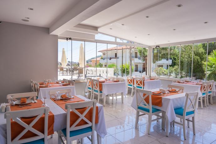 Imagen del bar/restaurante del LESLION HOTEL TURUNC. Foto 4