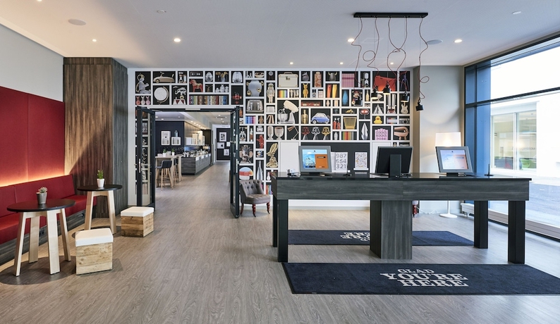 Imagen de los interiores del LÉgÈre Express Bielefeld. Foto 18