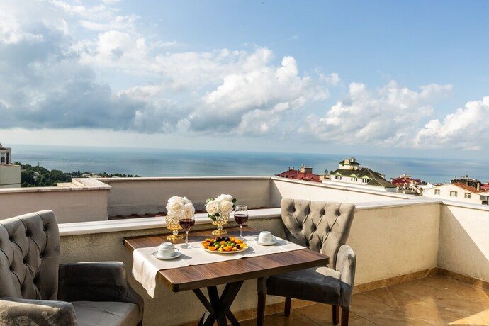Imagen general del LİFE POOL SUİTE HOTEL. Foto 13