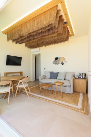 Imagen de la habitación del LIFE SUITES. Foto 6