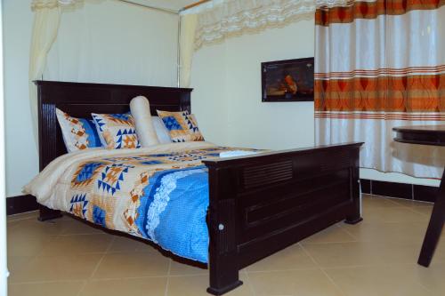 Imagen general del LINK SUITES BAR AND RESSTAURANT MBARARa. Foto 4