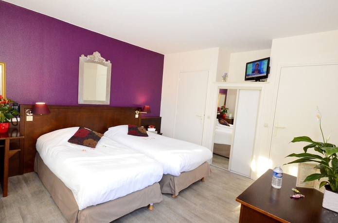 Imagen de la habitación del LOGIS H&Ocirc;TEL LES NYMPHEAS. Foto 11