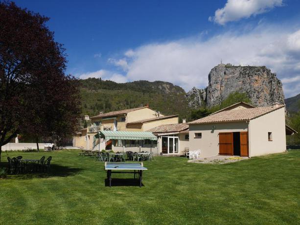 Imagen de los exteriores del L\'Oustaou, Castellane. Foto 12