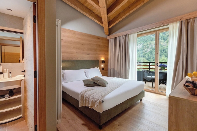 Imagen de la habitación del LVG Hotel Collection - Cascata d\'Otro Mountain Lodge. Foto 8