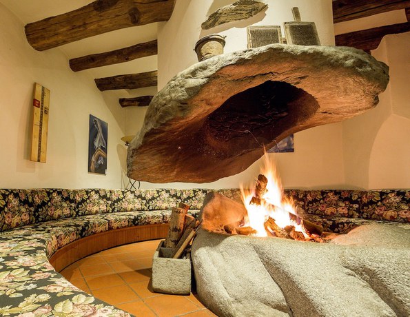 Imagen de los interiores del La Brace Hotel and Restaurant. Foto 19