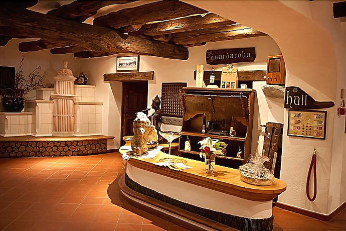 Imagen de los interiores del La Brace Hotel and Restaurant. Foto 20