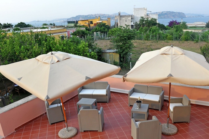 Imagen de los exteriores del La Casa Sul Faro. Foto 15