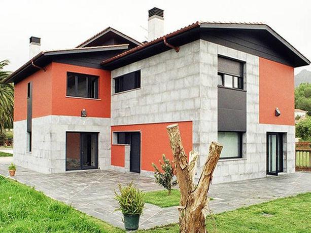 Imagen de los exteriores del La Casa de la Ria. Foto 9