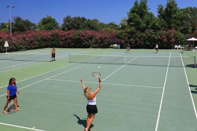 Imagen de los exteriores del La Coraline. Foto 11