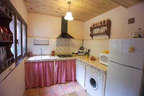 Imagen de los exteriores del La Escapada, Alocén. Foto 3