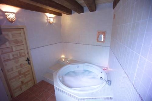 Imagen de los interiores del La Escapada, Alocén. Foto 6