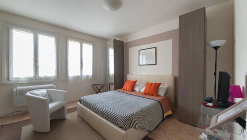 Imagen de la habitación del La Fenice, Brescia. Foto 9