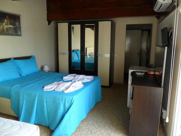 Imagen de la habitación del La Fontaine Guzelyali Hotel. Foto 7