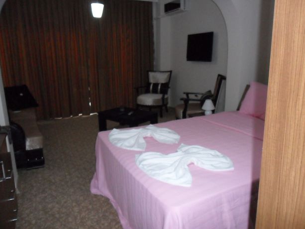 Imagen de la habitación del La Fontaine Guzelyali Hotel. Foto 9