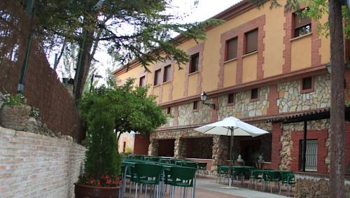 Imagen de los exteriores del La Fuensanta. Foto 9