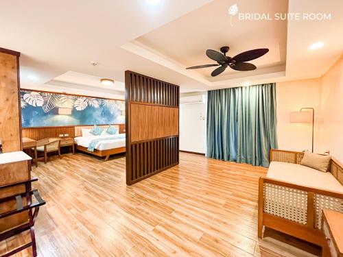 Imagen de la habitación del La Jolla Luxury Beach Resort. Foto 17